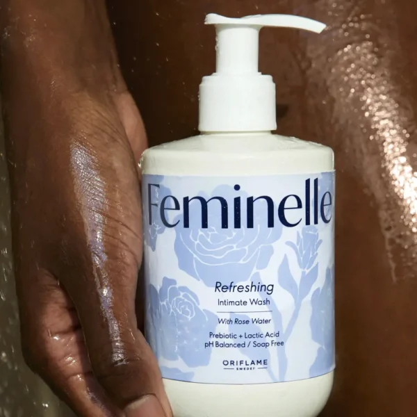 Oriflame Feminelle Refreshing Intimate Wash with Rose Water 300ml - Image 4